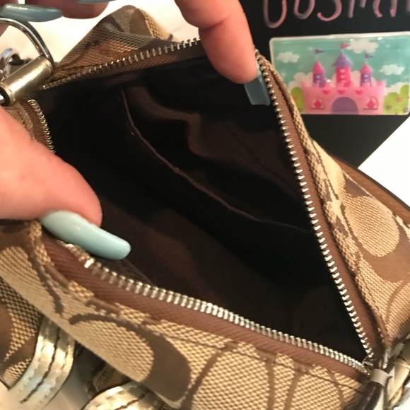 Authentic Coach mini bag with classic turnlocks! - Picture 7 of 8